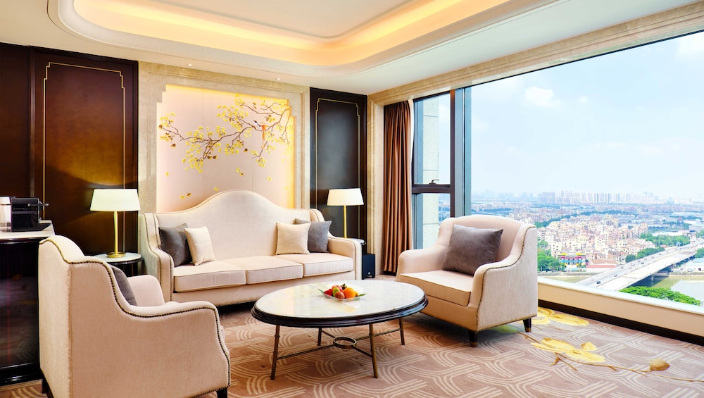 Deluxe Suite photo 2