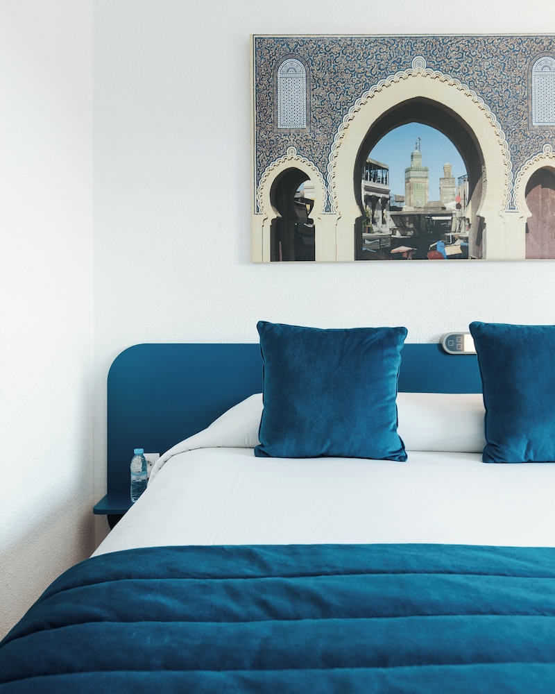 Standard Double Room - Photo 7