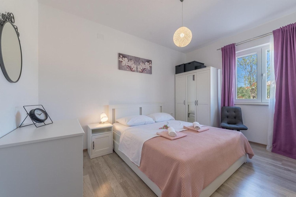 Villa photo 2