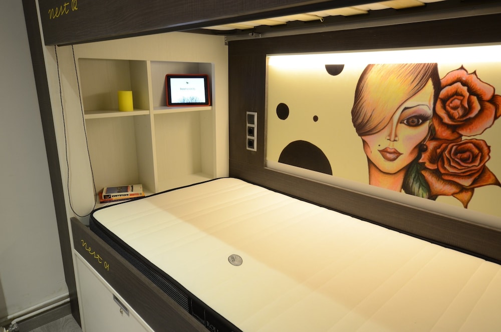Economy Dormitory (bed in -4 mix bed private room) photo 3