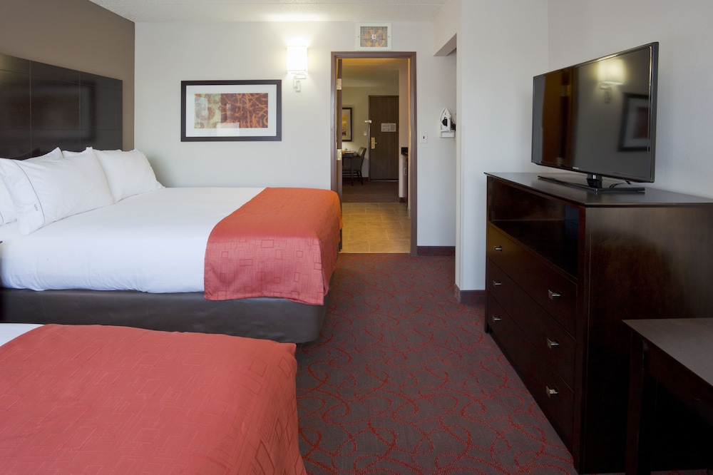 Suite, 2 Queen Beds - Photo 4
