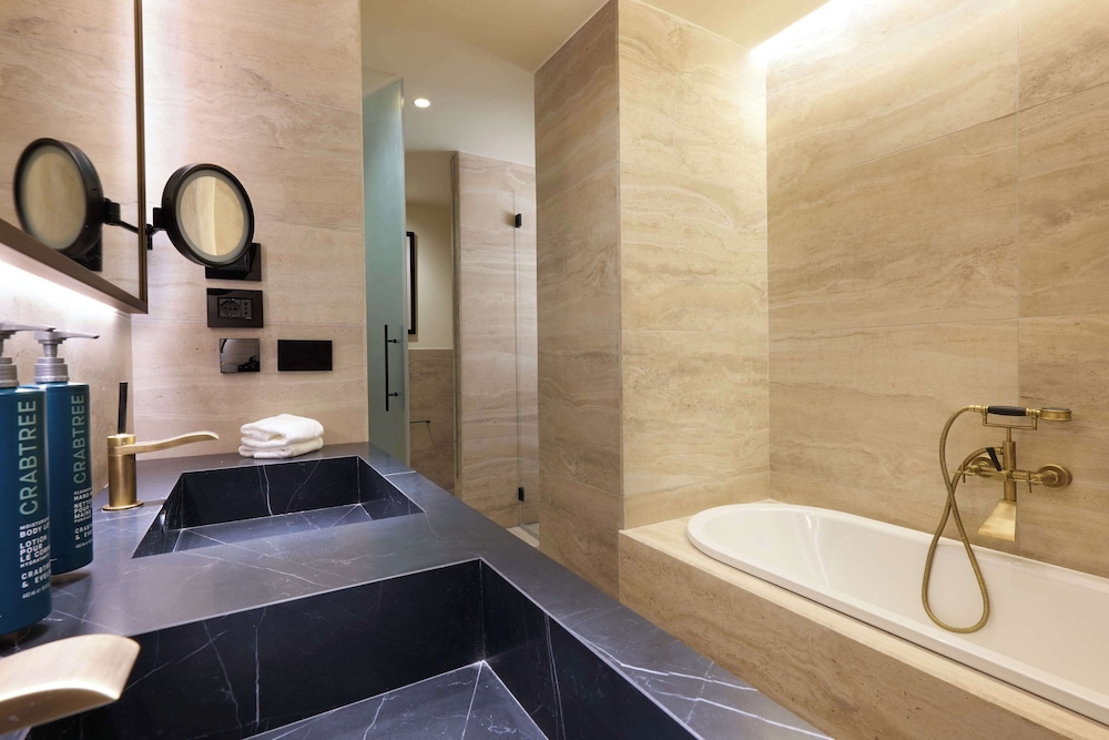 Suite, 1 Bedroom thumbnail 6