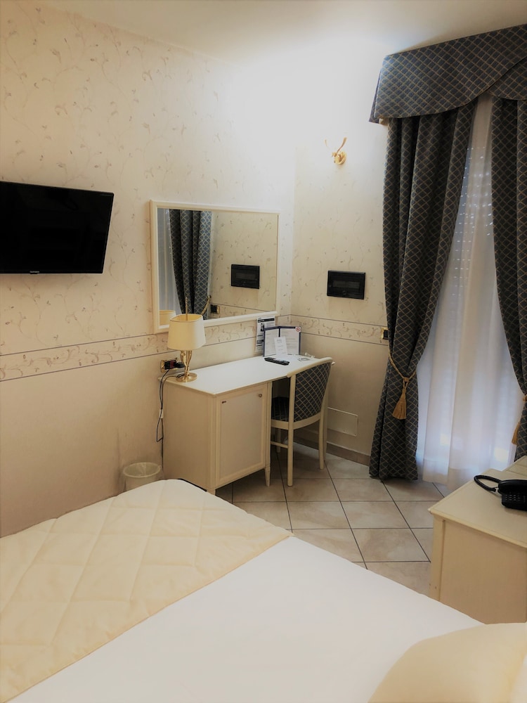 Single Room photo 1