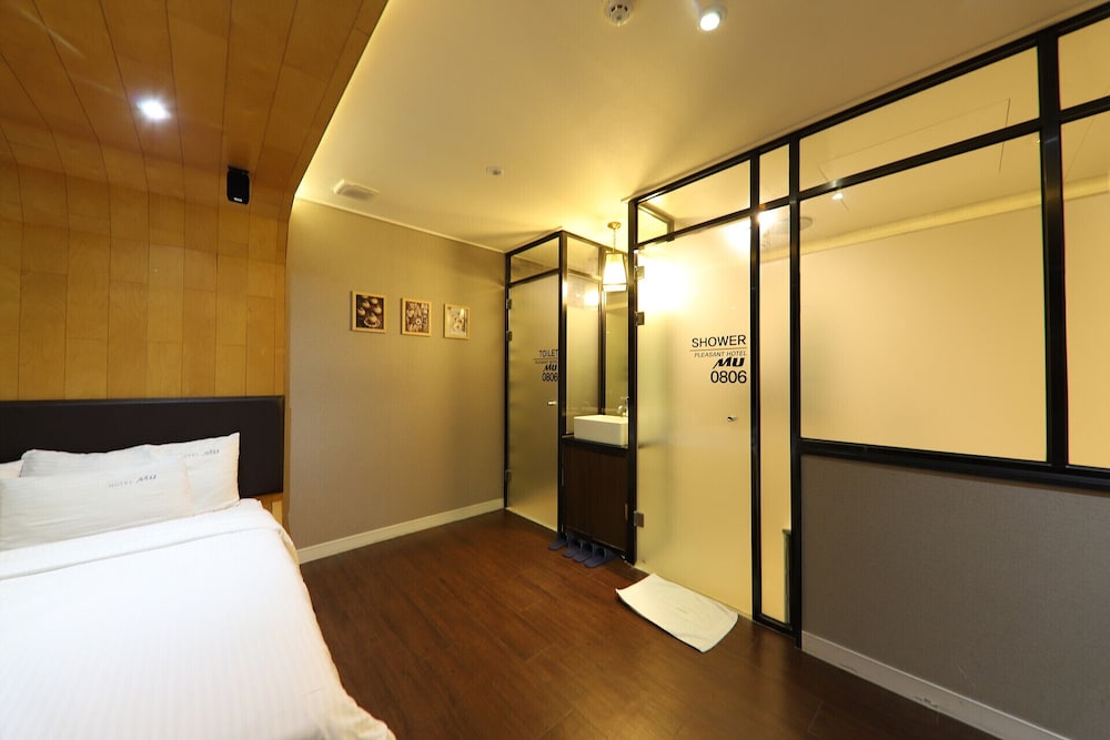 Royal Deluxe Double Room, City View photo 2