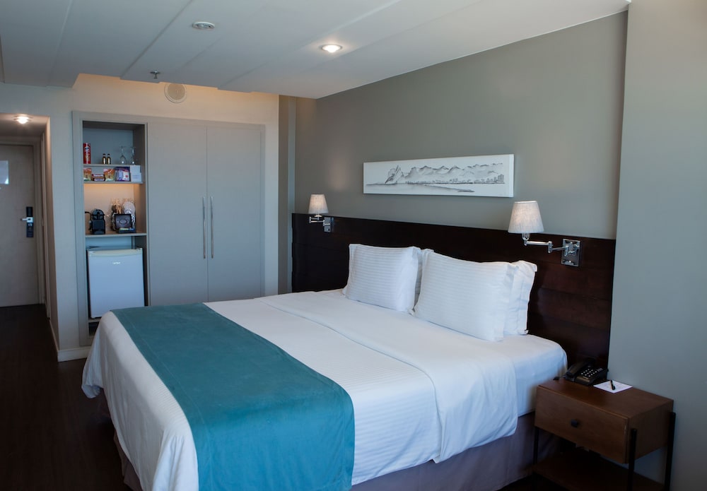 Deluxe Room, Beach View - Photo 4