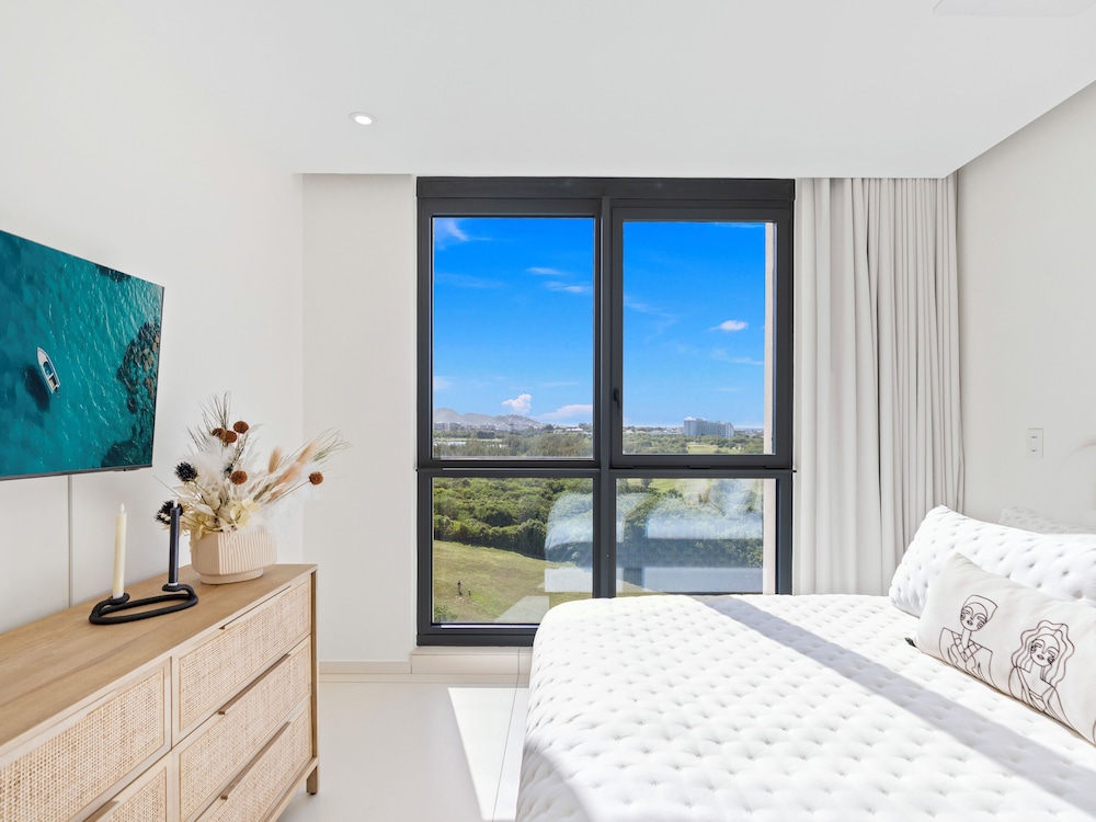 Panoramic Apartment, 1 King Bed, Ocean View, Tower, photo 6