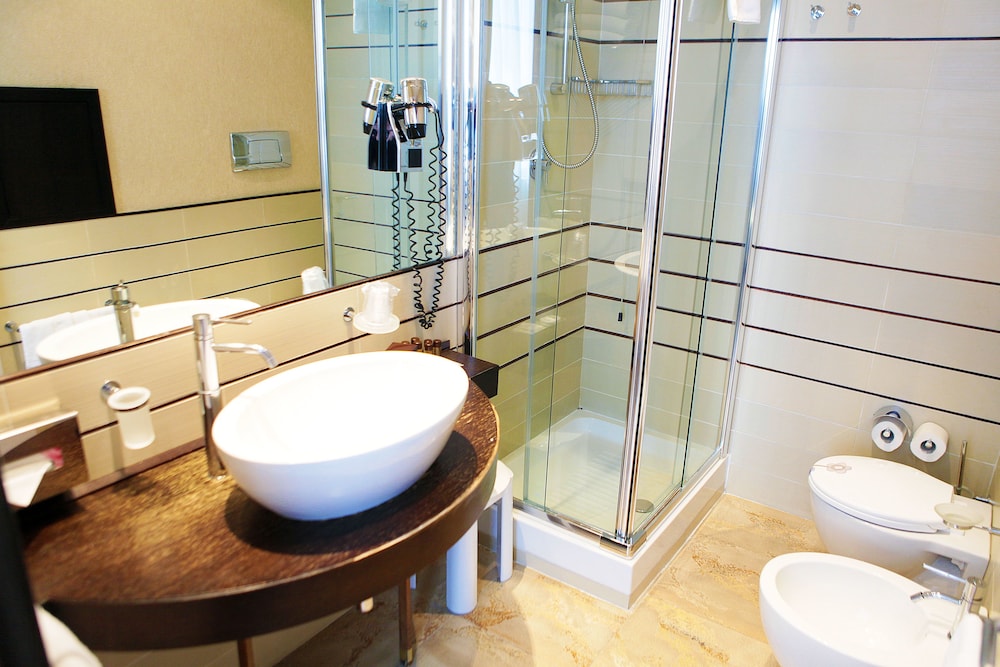 Double Or Twin Room - Photo 5