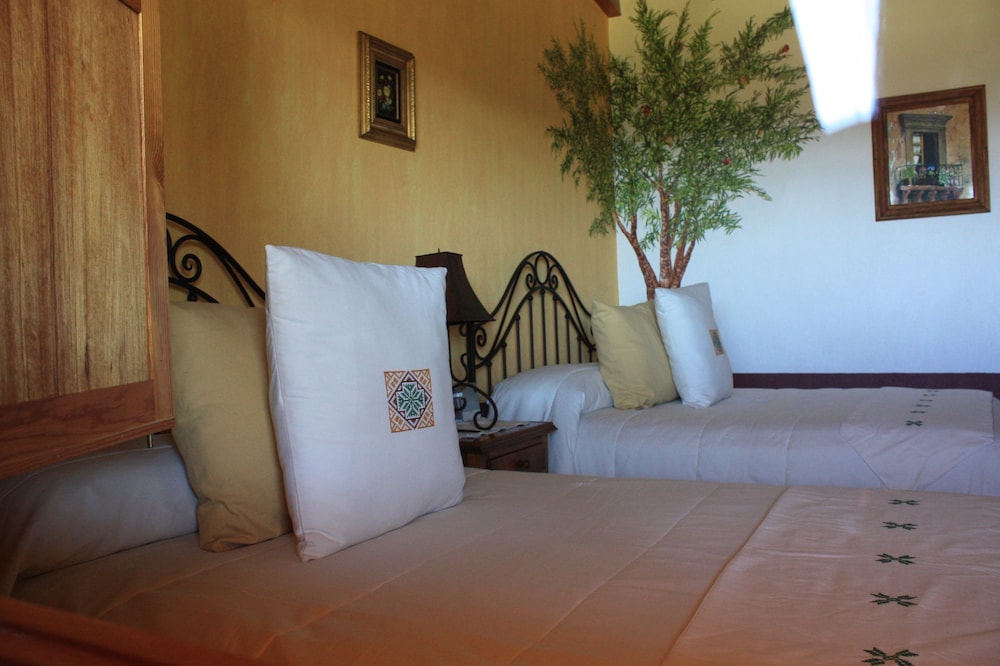 Classic Room, 2 Double Beds (Hortencias) photo 1