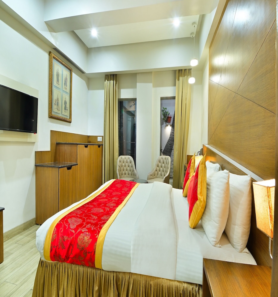 Suite Room - Photo 1