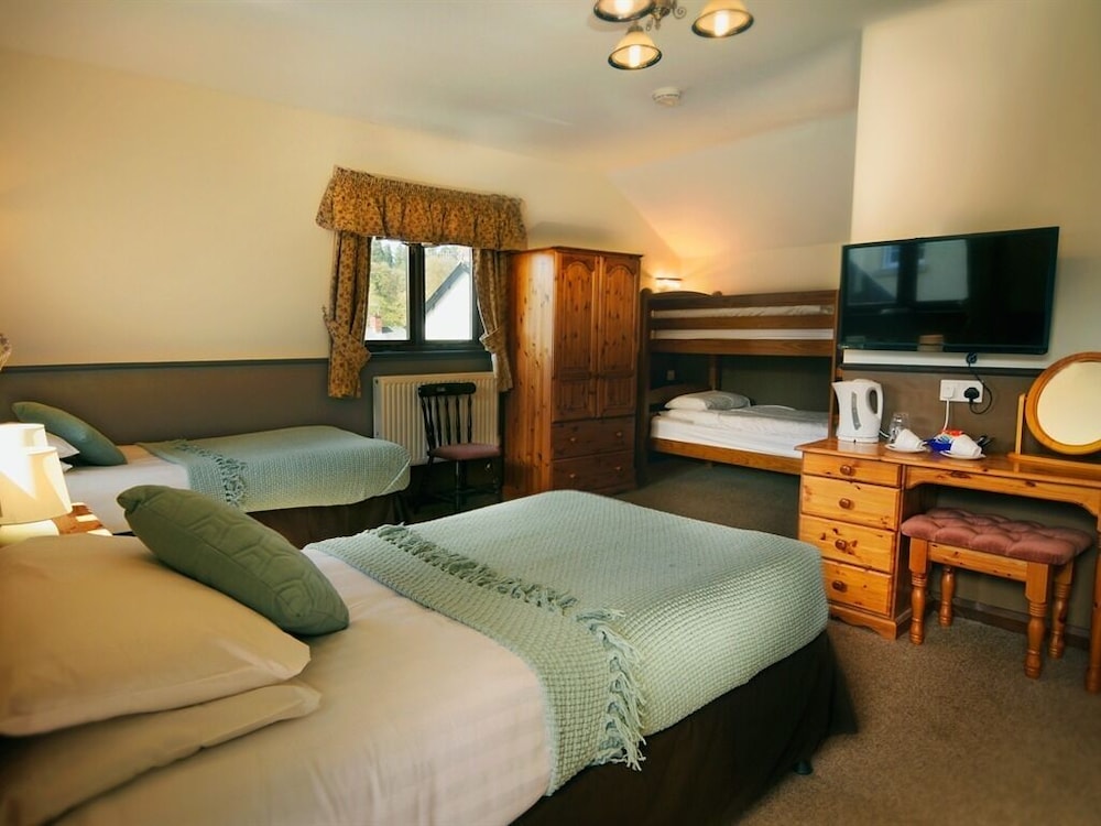 Quadruple Room, Ensuite photo 3
