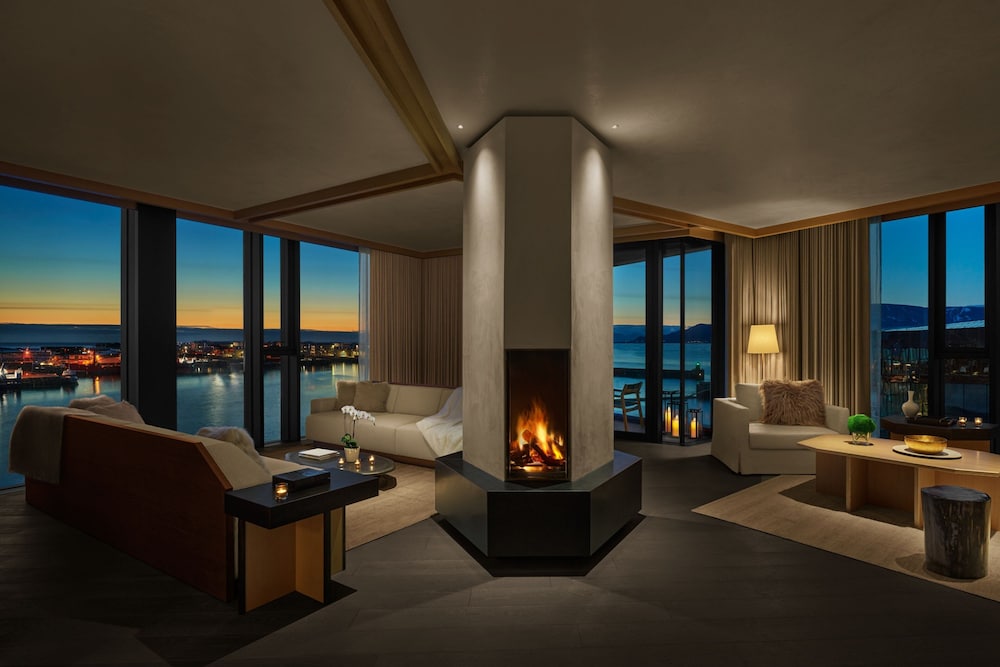 Penthouse, 1 Bedroom, Corner photo 1