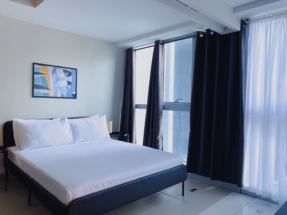 Comfort Condo, City View