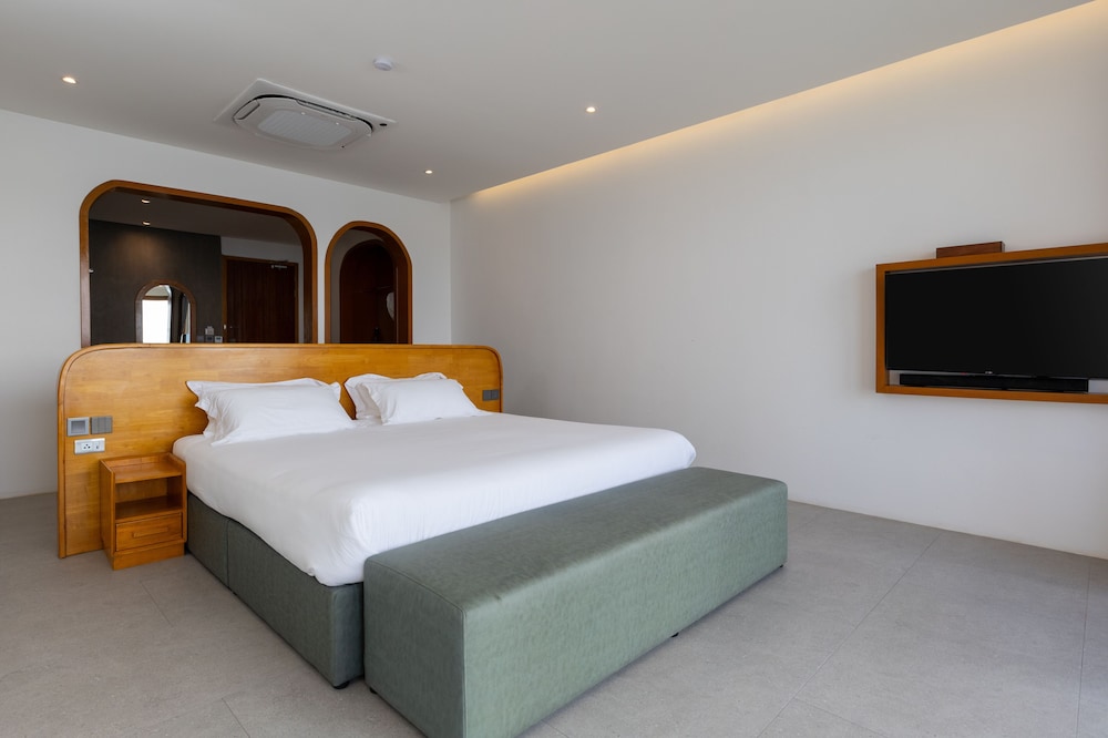 Deluxe Sea View - Photo 7