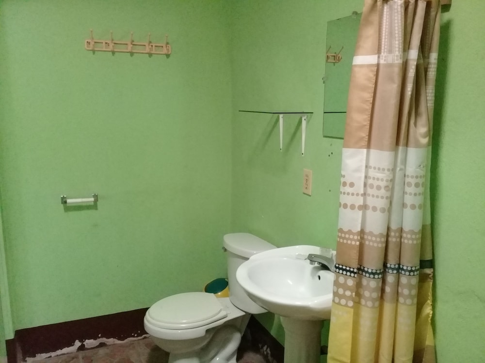 Family Double Or Twin Room, Multiple Beds, Private Bathroom photo 2