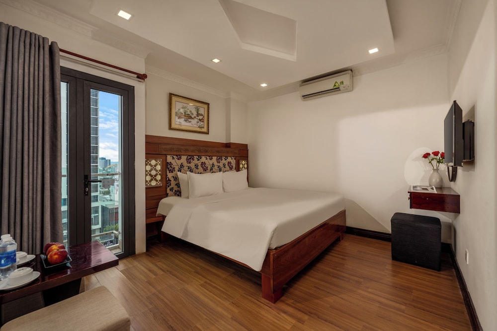 Deluxe Double Room, Bathtub