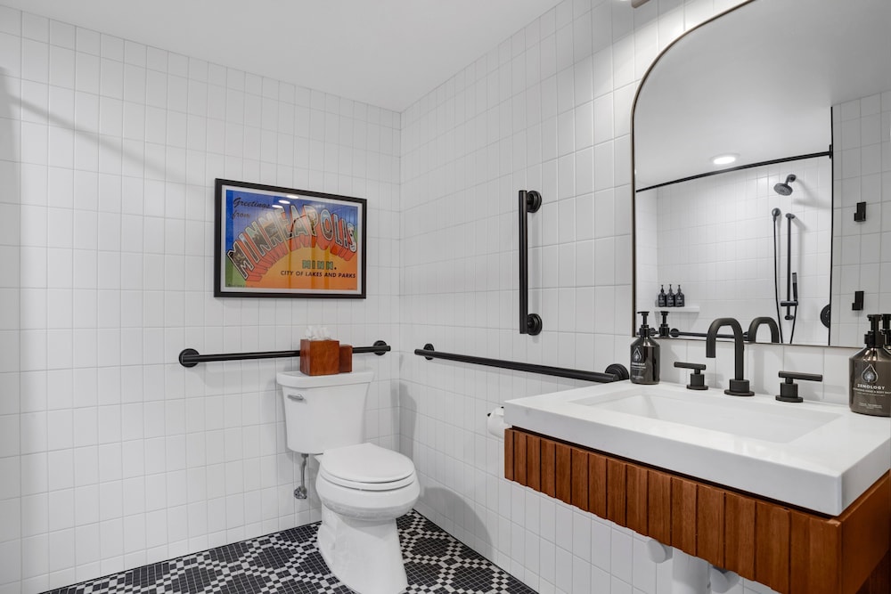 Premium Room, 2 Queen Beds, Accessible (Communications) - Photo 8