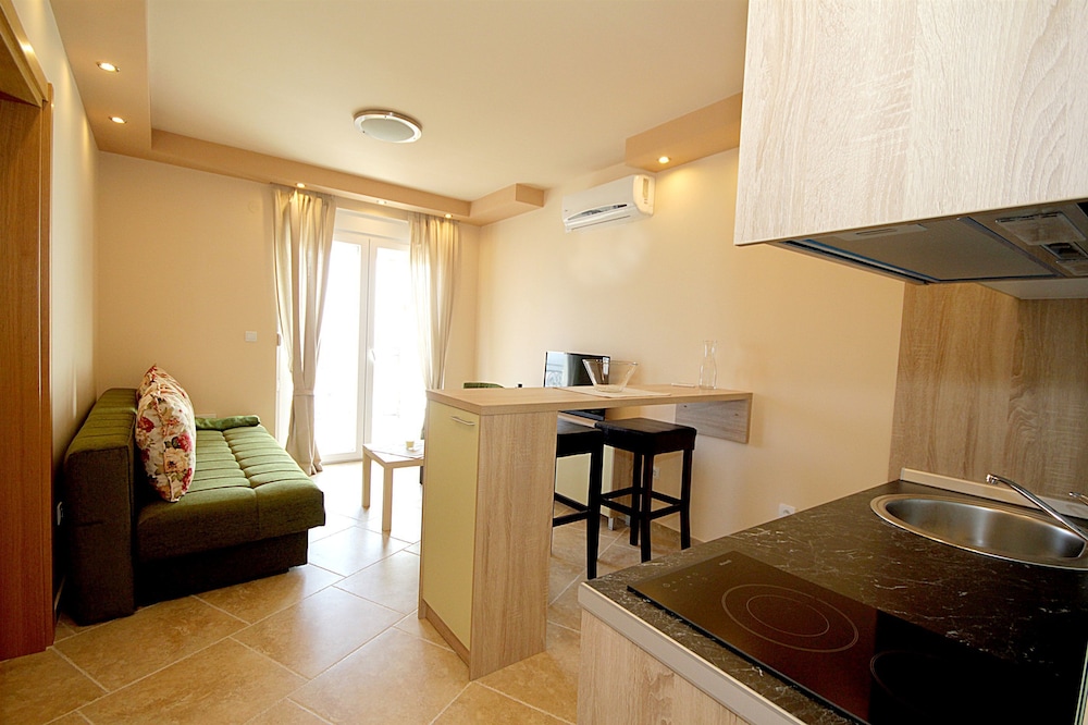 Apartment (A4) photo 3