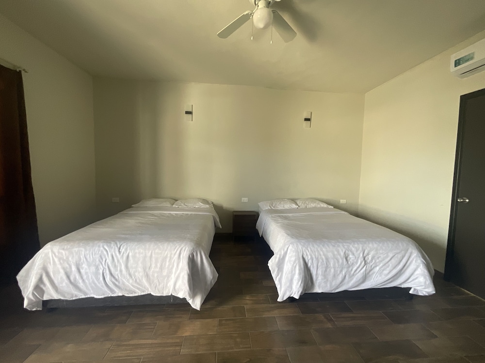 Classic Room, 2 Double Beds, Non Smoking