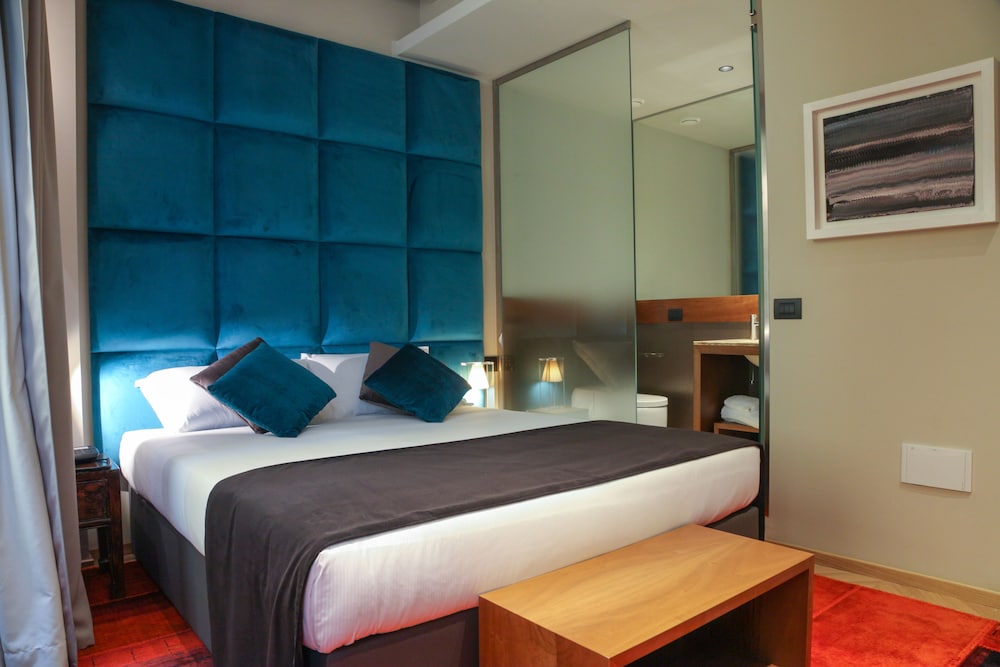 Panoramic Double Room thumbnail 5