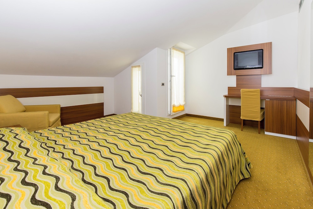 Economy Double Room - Photo 1