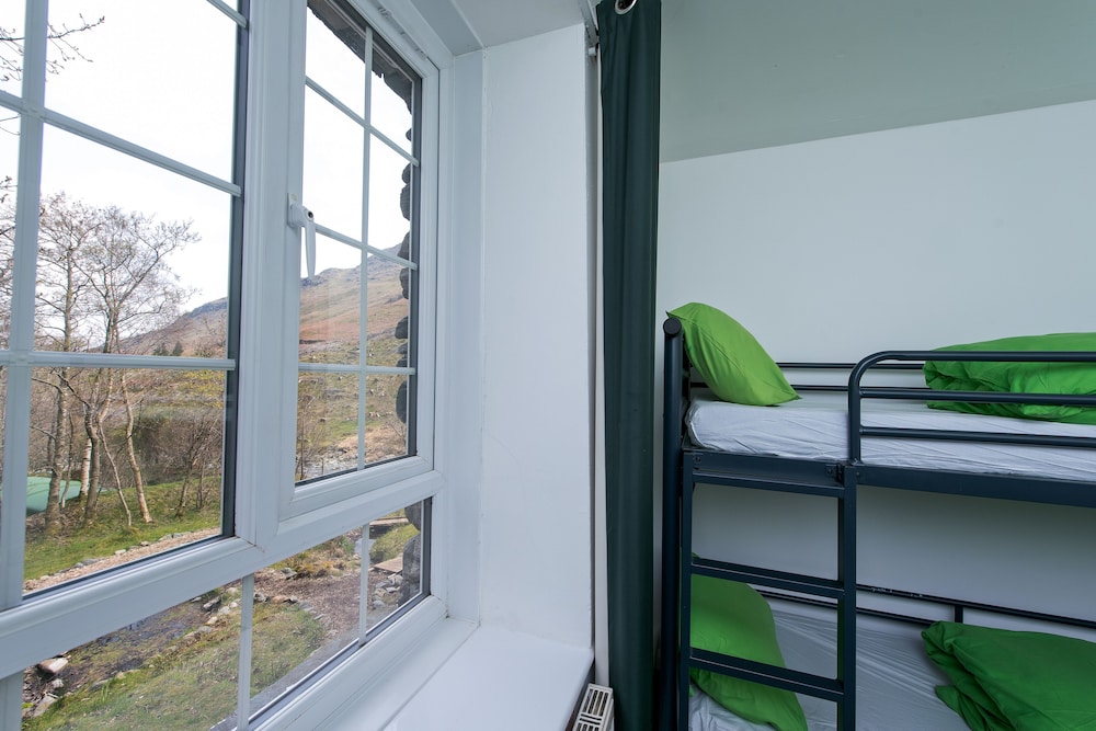 Room (4 Bed Private) photo 2
