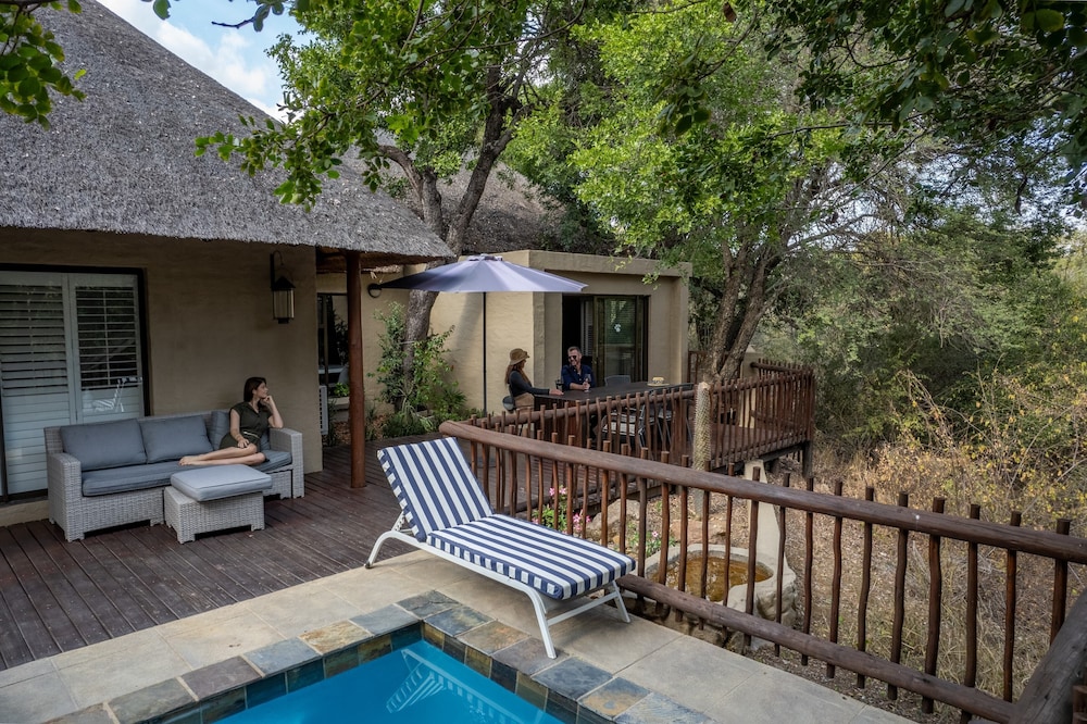 Luxury Villa, 2 Bedrooms, River View, Garden Area