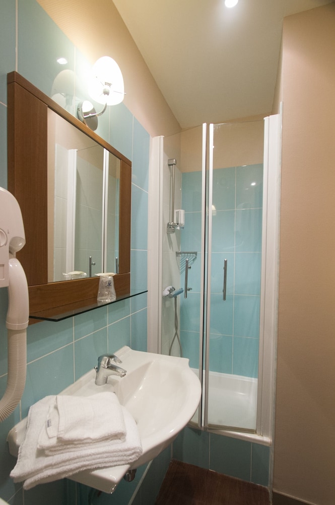 Comfort Triple Room, 1 Bedroom, Private Bathroom photo 2