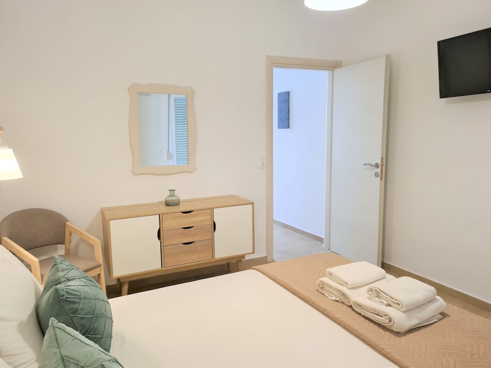 Superior Apartment, 1 Bedroom, Lanai, Sea Facing (Kamelia) photo 3