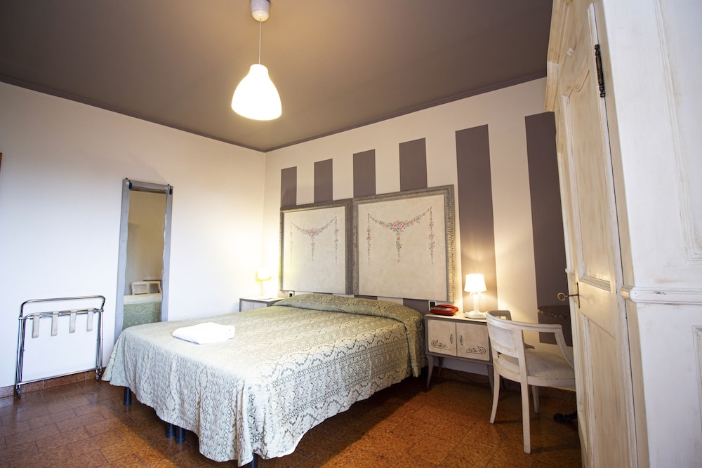 Triple Room - Photo 2