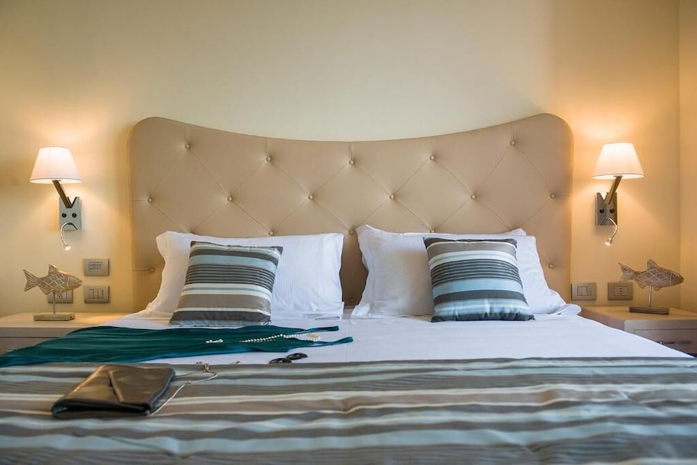 Economy Double or Twin Room, Hill View photo 1
