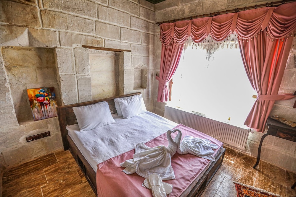 Deniz Stone Room - Photo 10