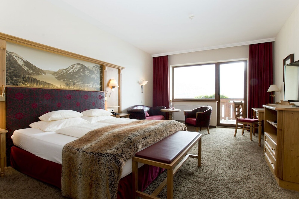 Deluxe Double Room (Post)