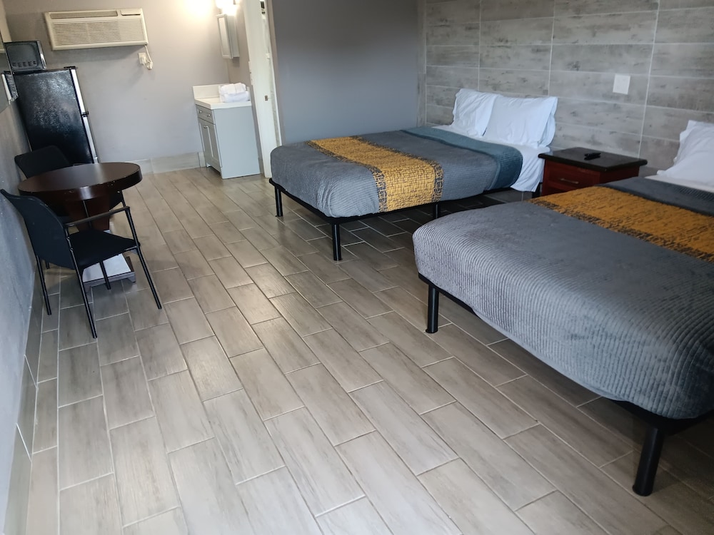 Standard Room, 2 Queen Beds, Non Smoking