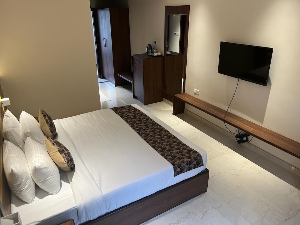 Deluxe Double Room, Garden View