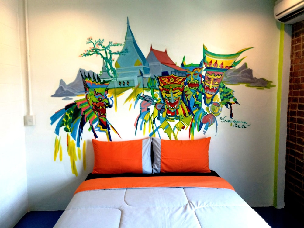 Chic Standard Room (Queen Bed) photo 1