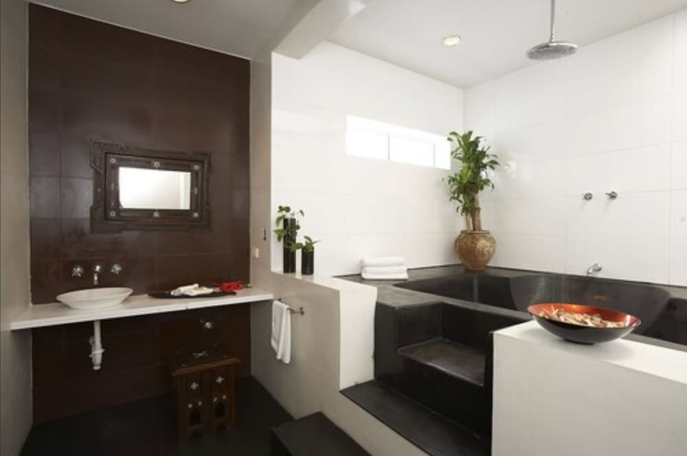 Suite - Photo 6