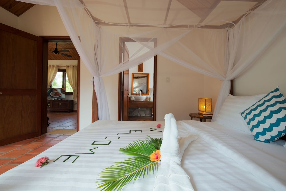 Deluxe Bungalow, Sea View thumbnail 5