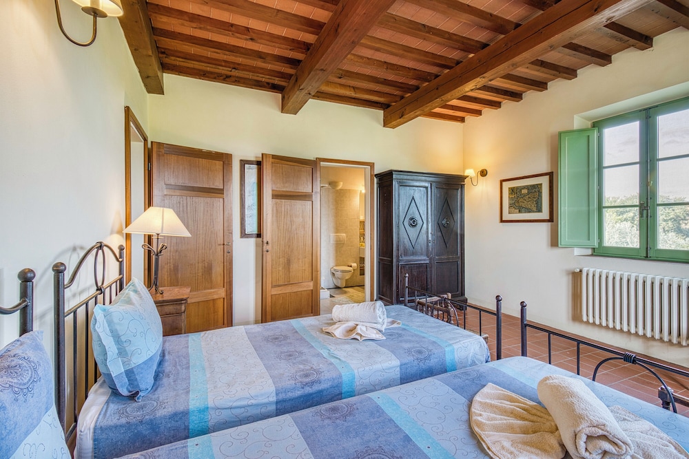 Family House, Multiple Bedrooms, Mountainside (Villa Salivolpe Amazing Chianti View) photo 1