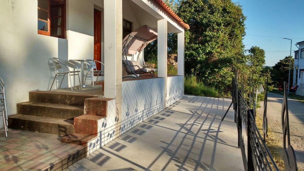House, 2 Bedrooms, Balcony photo 3