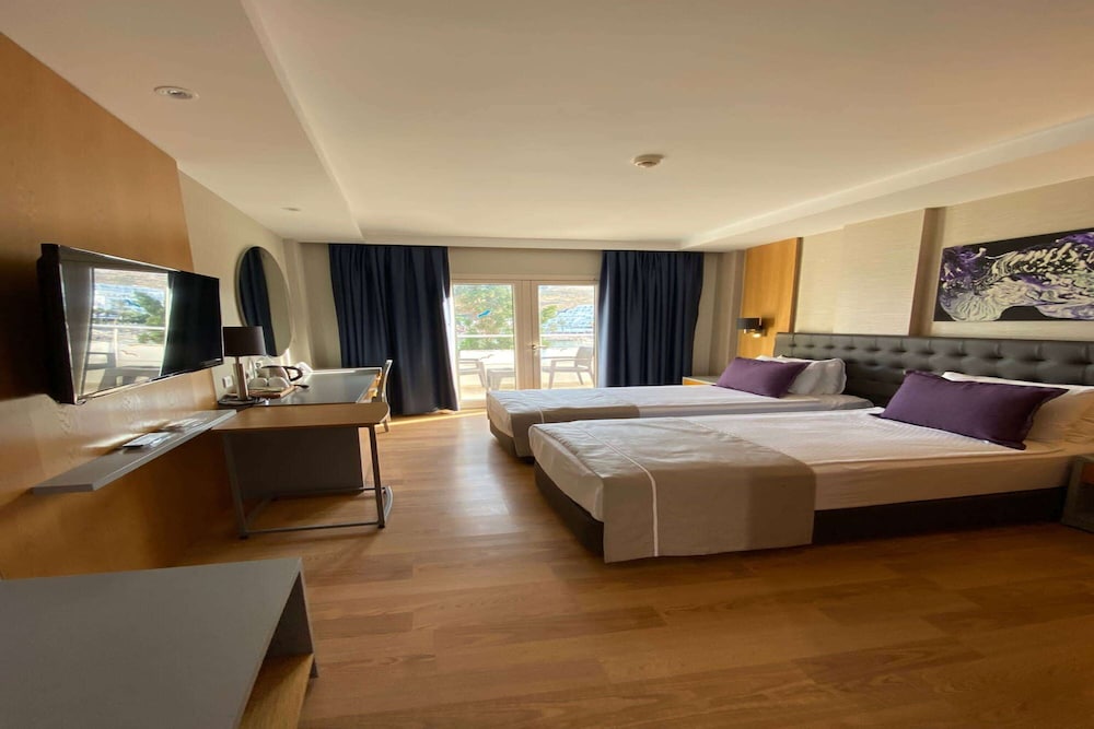 Superior Room, 1 Double Bed, Sea View - Photo 1