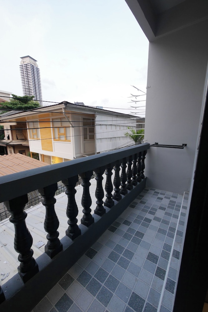 Single Room, Balcony, City View photo 2