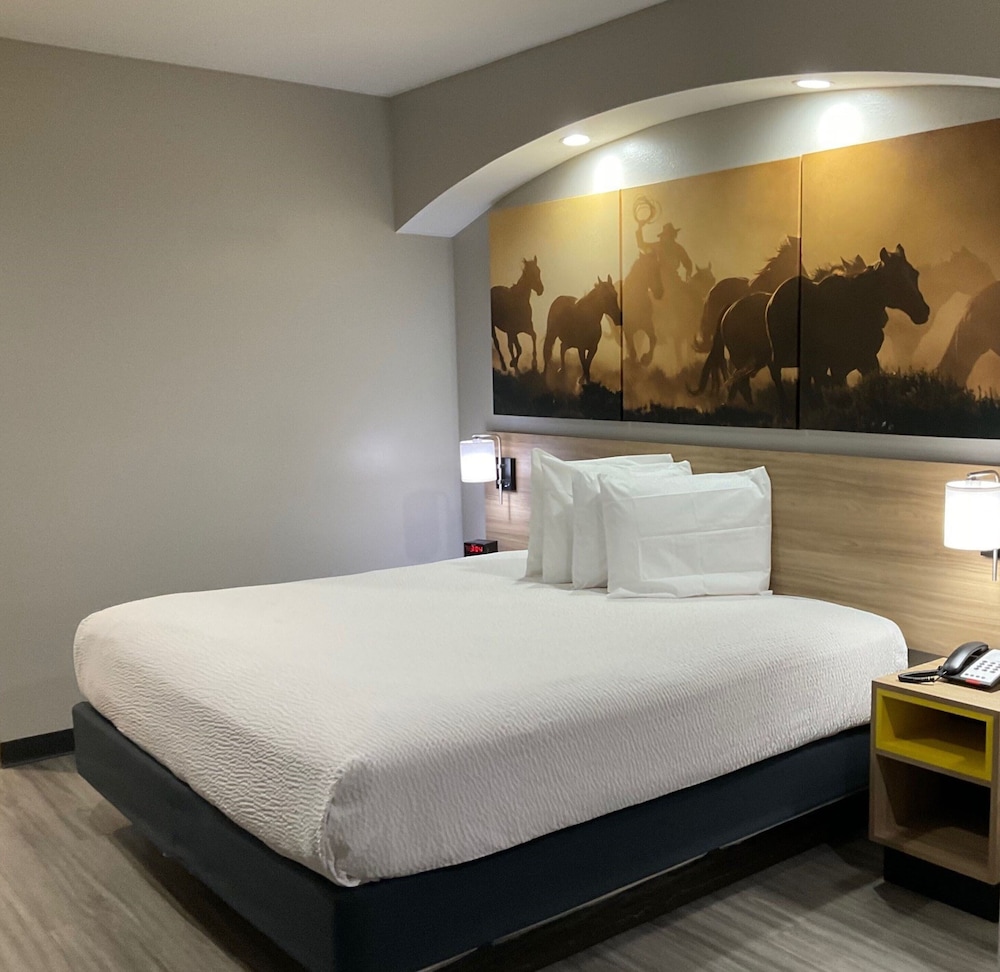 Standard Room, 1 King Bed - Photo 2