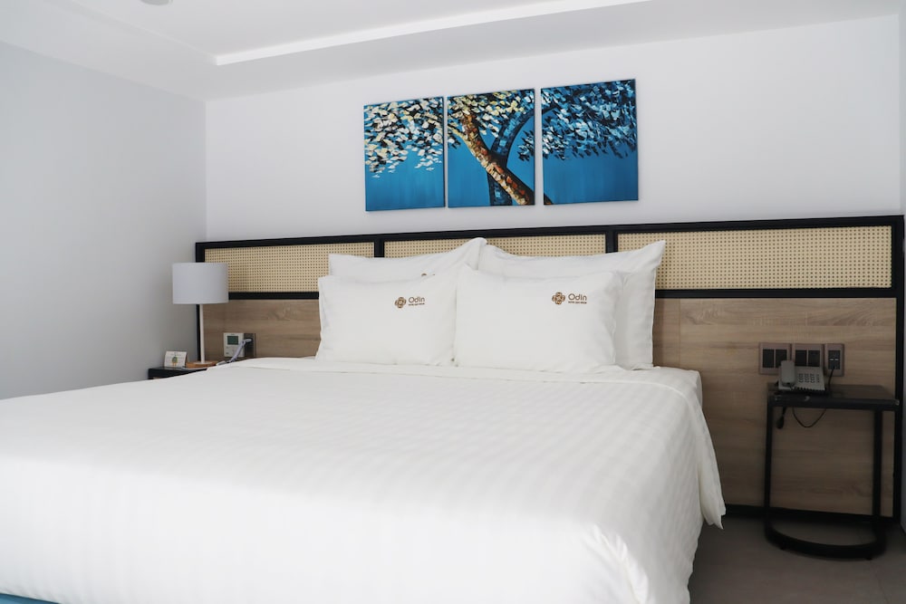 Duplex, City View - Photo 1