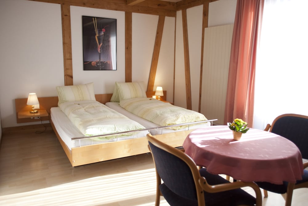 Basic Triple Room, 3 Twin Beds photo 2