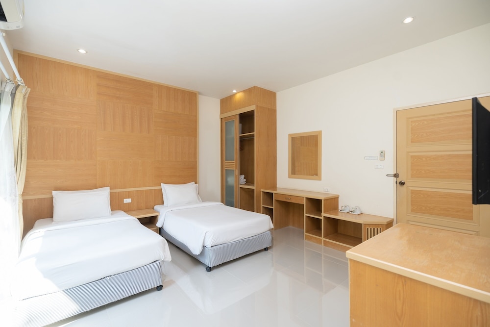 House, 3 Bedrooms, Terrace