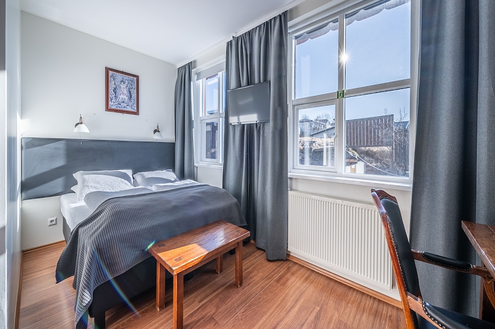 Superior Double or Twin Room with Hot Tub and Sauna Access