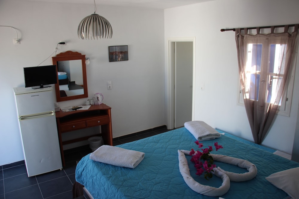 Standard Triple Room photo 3