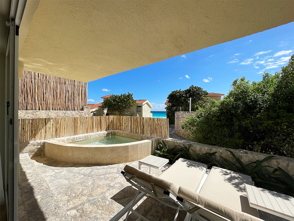 Villa Junior Suite Plunge Pool