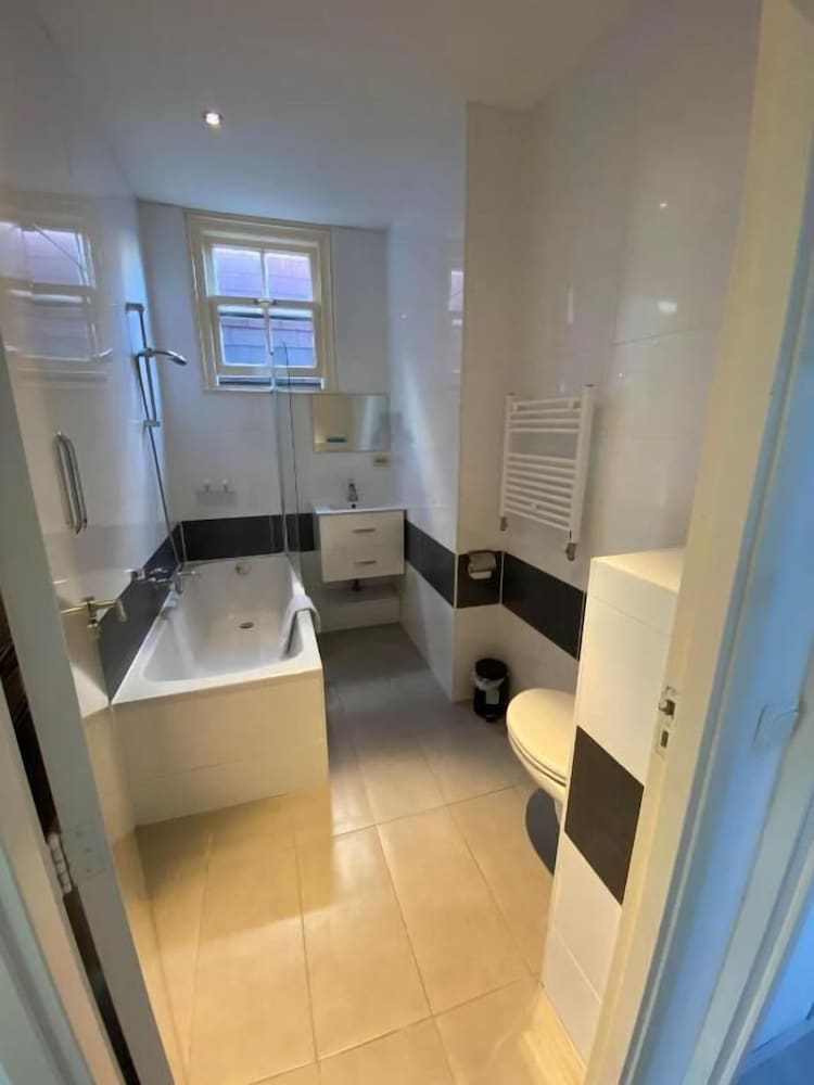 Basic Double Room photo 2