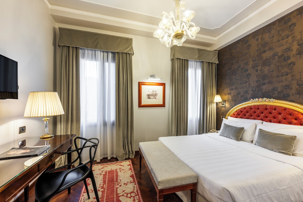 Standard Double or Twin Room photo 3